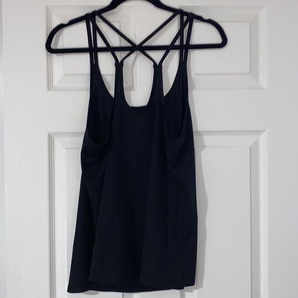 Old Navy Active Dry Fit tank top - Picture 2 of 3